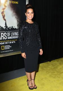 America Ferrera feet photo thumbnail