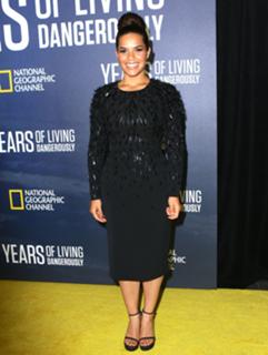 America Ferrera feet photo thumbnail
