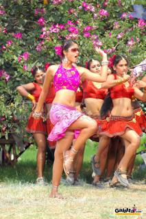 Ileana D'Cruz feet photo thumbnail