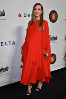 Olivia Wilde feet photo thumbnail