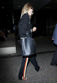Rosie Huntington-Whiteley feet photo thumbnail