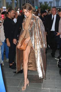 Gigi Hadid feet photo thumbnail