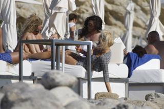 Pixie Lott feet photo thumbnail