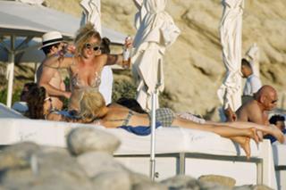 Pixie Lott feet photo thumbnail