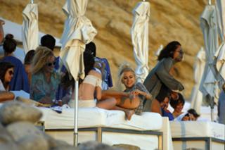 Pixie Lott feet photo thumbnail