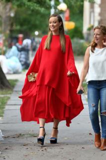Olivia Wilde feet photo thumbnail
