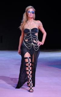 Paris Hilton feet photo thumbnail
