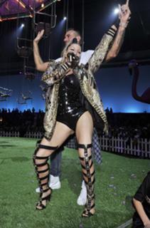 Fergie feet photo thumbnail