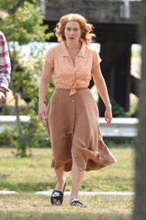 Kate Winslet feet photo thumbnail