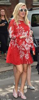 Ellie Goulding feet photo thumbnail