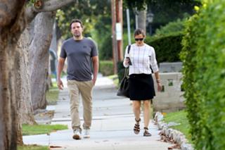 Jennifer Garner feet photo thumbnail