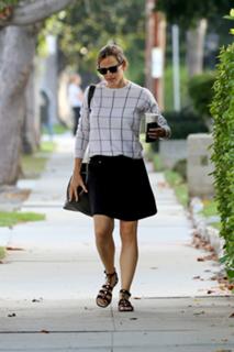 Jennifer Garner feet photo thumbnail