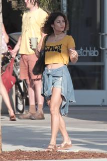 Vanessa Hudgens feet photo thumbnail