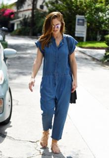 Minka Kelly feet photo thumbnail
