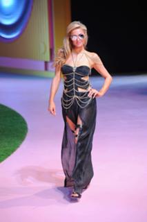 Paris Hilton feet photo thumbnail