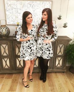Tiffani Thiessen feet photo thumbnail