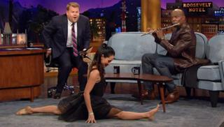 Lucy Liu feet photo thumbnail