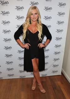 Brooke Hogan feet photo thumbnail