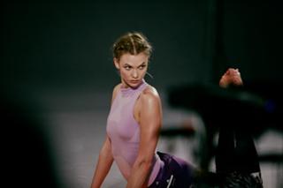 Karlie Kloss feet photo thumbnail
