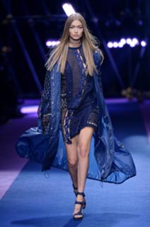 Gigi Hadid feet photo thumbnail