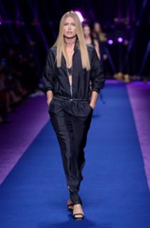 Doutzen Kroes feet photo thumbnail