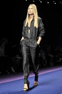 Doutzen Kroes feet photo thumbnail