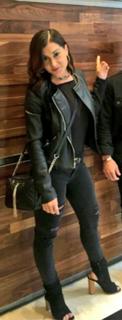 Megan Olivi feet photo thumbnail