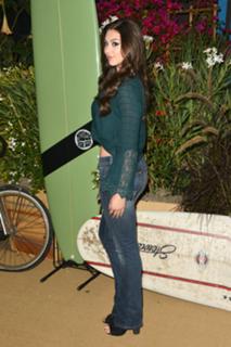 Kira Kosarin feet photo thumbnail