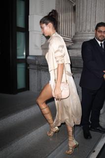 Sara Sampaio feet photo thumbnail