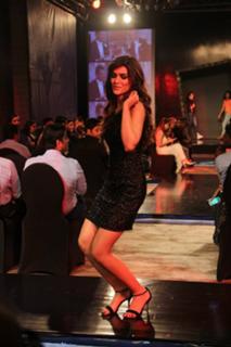 Kriti Sanon feet photo thumbnail