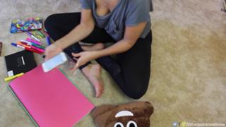 Gabbie Hanna feet photo thumbnail