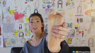 Gabbie Hanna feet photo thumbnail