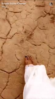 Brooke Burke feet photo thumbnail