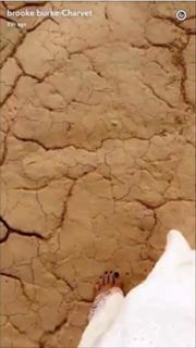 Brooke Burke feet photo thumbnail
