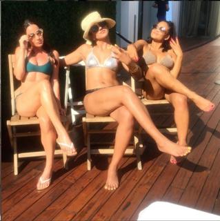 Christina Milian feet photo thumbnail