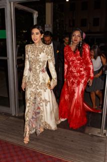 Karisma Kapoor feet photo thumbnail