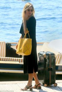 Sienna Miller feet photo thumbnail