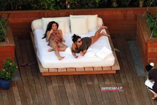 Vanessa Hudgens feet photo thumbnail