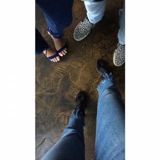 Hailey Bieber feet photo thumbnail