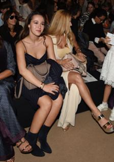 Michelle Hunziker feet photo thumbnail