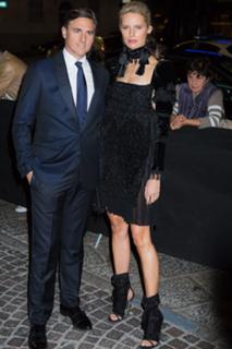 Karolina Kurkova feet photo thumbnail