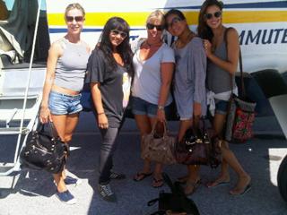 Alessandra Ambrosio feet photo thumbnail