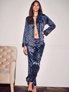 Lais Ribeiro feet photo thumbnail