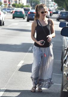 Minka Kelly feet photo thumbnail