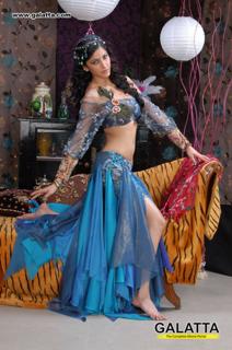 Shruti Haasan feet photo thumbnail