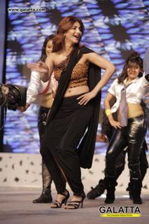 Shruti Haasan feet photo thumbnail
