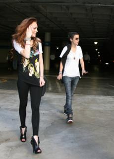 Lindsay Lohan feet photo thumbnail