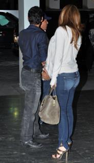 Jennifer Lopez feet photo thumbnail