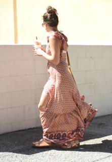 Vanessa Hudgens feet photo thumbnail