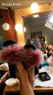 Brooke Burke feet photo thumbnail